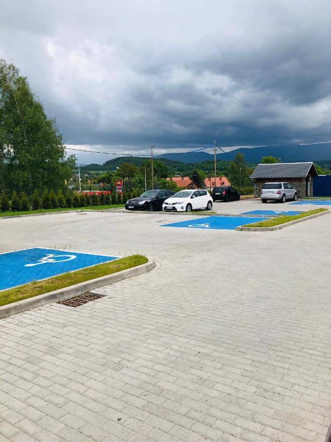 Apartament Happiness Jelenia Góra Buitenkant foto