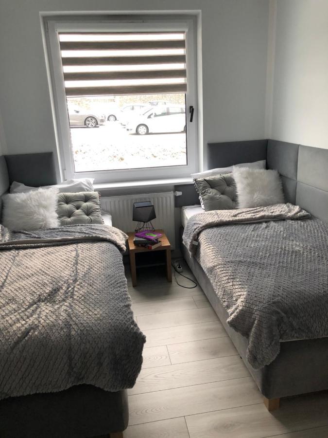Apartament Happiness Jelenia Góra Buitenkant foto