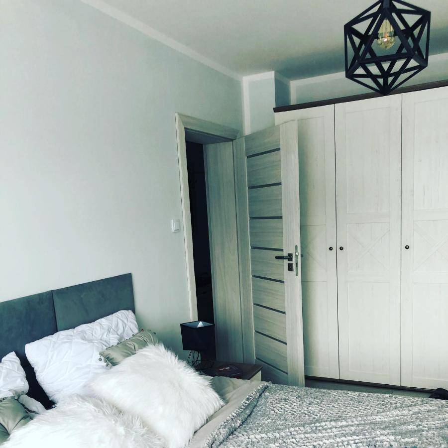 Apartament Happiness Jelenia Góra Buitenkant foto