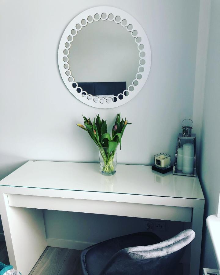 Apartament Happiness Jelenia Góra Buitenkant foto