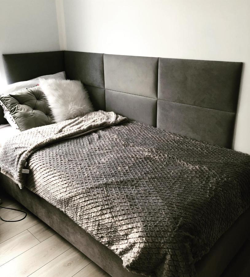 Apartament Happiness Jelenia Góra Buitenkant foto